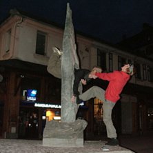 Jag Magnus hj&auml;lper Joel att tr&auml;nga igenom det ob. Foto: Erik Palmquist. &Aring;kare: Joel Rangsj&ouml;, Magnus Eriksson.