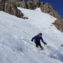 &Aring;kare: Kenneth Dalvik.