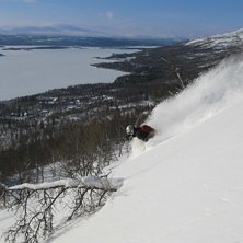 V&auml;sterbotten kontrar med kvalitetssn&ouml; i helgen!. Foto: Olle Sj&ouml;lin. &Aring;kare: Emil Ring.