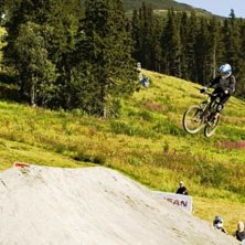 Backflip+ l&aring;nga gapet. Foto: Kenneth Einars. &Aring;kare: Vet ej.