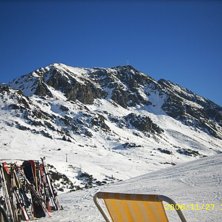 I,5 timme norr om bad gastien, sk&ouml;&ouml;&ouml;&ouml;na backar. Foto: Sara Kitti. &Aring;kare: Zermatt group.
