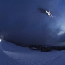 Henrik Harlaut skickar en Switch 12 under en kv&auml;l. Foto: Mattias Fredriksson. &Aring;kare: Henrik Harlaut.