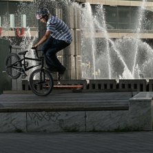 Gurra bunnar upp p&aring; en grej och drar en footjam t. Foto: Simon Berggren. &Aring;kare: Gustav Bod&eacute;n.