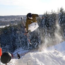 &Ouml;ppningsdagen i Ulricehamn, str&aring;lande solsken me. Foto: johan wistberg. &Aring;kare: Christian Ekdahl.