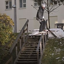 tr&auml; r&auml;cke p&aring; f&ouml;rs&auml;songen. Foto: Simon Lindberg. &Aring;kare: Daniel J&ouml;nsson.