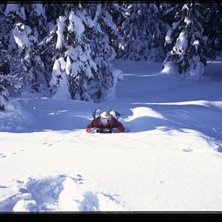 Jag &aring; Sara &auml;r i Trysil &aring; &aring;ker br&auml;da. Foto: Sara Lindblom. &Aring;kare: Susanna Kans.