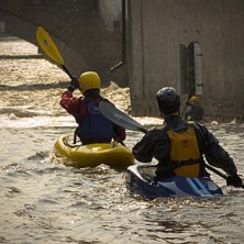Forspaddling i centrala uppsala. Foto: Daniel Forsberg. &Aring;kare: Ok&auml;nda.