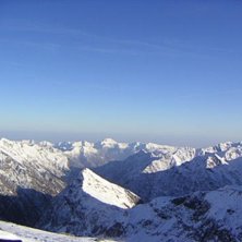 Vy fr&aring;n rifugio Guglielmina, ned mot Alagna. Foto: Jenny Maniette.