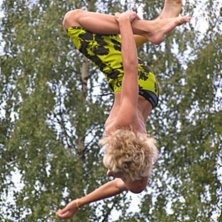 Underflip kn&auml;grab, hetaste tricket just nu. Foto: Sebbe Sundin. &Aring;kare: Robin Trolin.