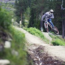 Foto: Jonathan Birkemyr. &Aring;kare: Hampus Gustafsson.