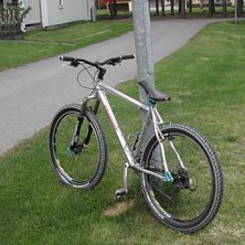 min xc cykel, fast f&ouml;r tillf&auml;llet s&aring; var sadeln. Foto: jag.