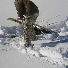 Skidspetsar + hj&auml;lm = Crash, tog mig en evighet a. Foto: Donnu. &Aring;kare: Dennis Andersson.