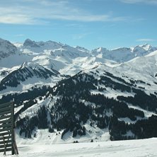 Utsikt fraan Tschenten Alp mot Adelboden. Foto: Peo Hamrin.