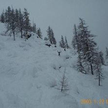 Lagom mycket sn&ouml; &amp;amp; en utmanade ravin... U. Foto: Gerry Pettersson. &Aring;kare: Filip Andersson.