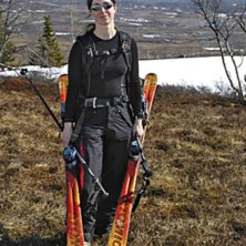 V&auml;gen till storulv&aring;n st&auml;ngd. Bl&ouml;t promenad.. Foto: Sven Grauman. &Aring;kare: Sofia Eriksson.