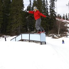 FS Boardslide m mig i &Ouml;stersund.. Foto: Pierre Bohman. &Aring;kare: Therese Plahn.