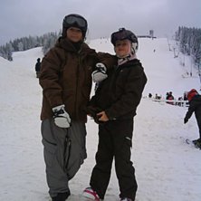 v&aring;ra s&ouml;ta flickor v&auml;rmer upp inf&ouml;r Saalbach!. Foto: stefan lindstrand. &Aring;kare: klara och hilda lindstrand.