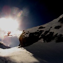 molina f&aring;ngar mig mitt i solen. Foto: Molina cederholm. &Aring;kare: Johan persson.