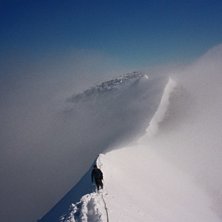 Kl 08.55 p&aring; sveriges taknock. Kammen mellan kebne. Foto: Anders Nystr&ouml;m. &Aring;kare: Rickard Flodkvist.