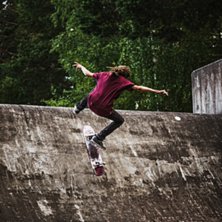 Photoshoot med Joel Lyrberg vid dammluckorna i &Auml;l. Foto: joel Ericsson. &Aring;kare: joel lyrberg.