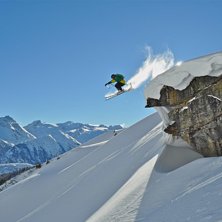 En fin klippa i en av dalarna ner mot Disentis. Foto: Filip W&auml;stberg. &Aring;kare: Victor Carlstedt.