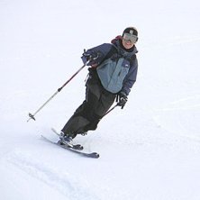 karin p&aring; v&auml;g ner fr&aring;n toppen.. h&auml;rlig skid&aring;kn. Foto: Martin.