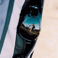 Fick bilden n&auml;r jag skulle l&auml;gga ner brillorna i. Foto: Jonas Coll&eacute;n. &Aring;kare: Peter Winbo.