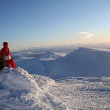 Just n&auml;r vi kom upp p&aring; toppen vid 2-tiden l&auml;tta. Foto: kom ej ih&aring;g. &Aring;kare: Johan Hasslow och Jacob Hasslow.