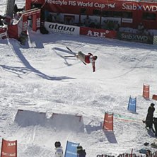 Bild p&aring; en puckelpist&aring;kare i farten. Fr&aring;n v&auml;rl. Foto: Agata.