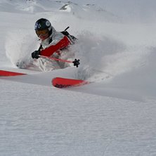 Stora tidningsrubriker om hur varmt det blivit och. Foto: Johan Petterson. &Aring;kare: Christer Larsson.