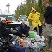 Mycket mat beh&ouml;vs innan man drar ut p&aring; farligt v. Foto: Danne Gustafsson. &Aring;kare: Jag, Sara, Maria och Dave.