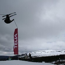 superman frontflip. Foto: n&aring;n fr&aring;n Telia.se. &Aring;kare: Benno Persson.