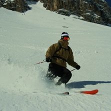 Fine svinger ned col du Charvet. Foto: Christian Otter. &Aring;kare: Simen Sundt.