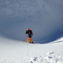 Visste att jag skulle beh&ouml;va kl&auml;ttra upp, men ku. Foto: Thea Hedman. &Aring;kare: P&auml;lle Hedman.