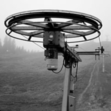 Tog en promenad till skidbacken i dimman, sn&ouml;bris. Foto: Christoffer Fjellstr&ouml;m.