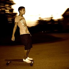 jag o ogge va ute o gled lite p&aring; hans longboard o. Foto: David Husberg (jag). &Aring;kare: Oscar.