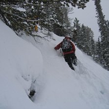 Skidletning efter vurpa i kn&auml;h&ouml;gt puder... Foto: Sighsten Dahl. &Aring;kare: Kenneth_STHLM.