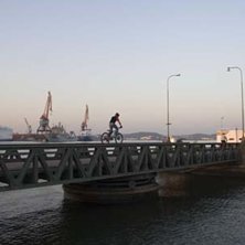 Skymmning, h&ouml;st, v&auml;rme och cykling i en h&auml;rlig . Foto: Filip Andersson. &Aring;kare: Joakim Tremmel.