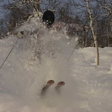 Grymt med puder i hemavan. Foto: Erik Ek. &Aring;kare: Johan Hedlund.