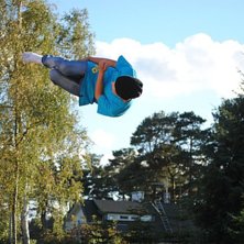 studsmatta en chill v&aring;r dag !. Foto: Jesper M&aring;nsson. &Aring;kare: Simon Bengtsson.