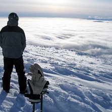 Morgonpiss p&aring; skutan. Det h&auml;r kommer bli en bra . Foto: Pelle Bergh. &Aring;kare: Jens Larsson.