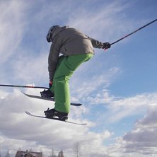 Jag g&ouml;r en mutegrab p&aring; v&aring;rat BIG JUMP!. Foto: Min bror. &Aring;kare: Jag.