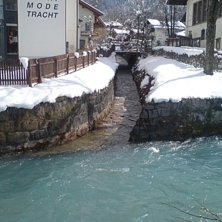 nere i byn i kaprun. Foto: jesper.