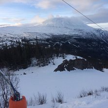 Fin dag p&aring; fjellet!
Disse heisene g&aring;r fra kl 10..