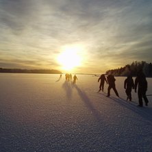 L&aring;ngf&auml;rdsskridskor i november. Foto: Arvid Nystr&ouml;m. &Aring;kare: Frilufts.