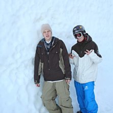 ja &amp;amp; thomas posar bredvid v&aring;ran &amp;quot. Foto: Mr.&ouml;stlund. &Aring;kare: jag &amp;amp; thomas.