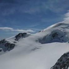 Utsikt fr&aring;n toppen &ouml;ver Allalinhorn.. Foto: Mats N&auml;slund.