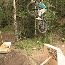 Tuck no hander. Foto: Emil Thelander. &Aring;kare: Anton Thelander (jag).