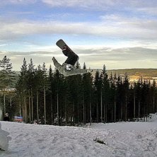Frontflip!!. Foto: Robin Eriksson. &Aring;kare: Fredrik L&ouml;wenhamn.