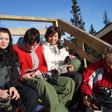En h&aring;rd dag i parken kr&auml;ver sin vila i solen :D. Foto: Maja. &Aring;kare: Sandra, Calle, Carro &amp;amp; Jag.